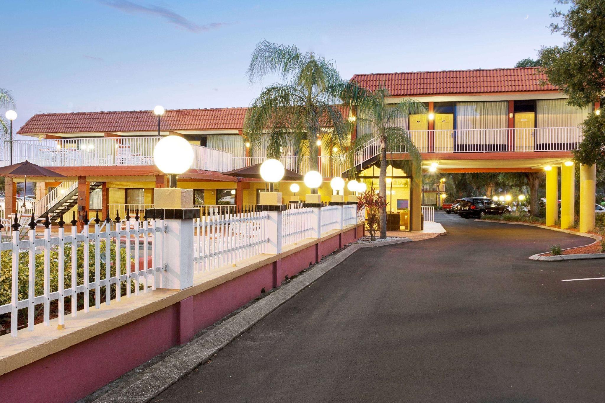 Howard Johnson By Wyndham Clearwater - Dunedin Dış mekan fotoğraf