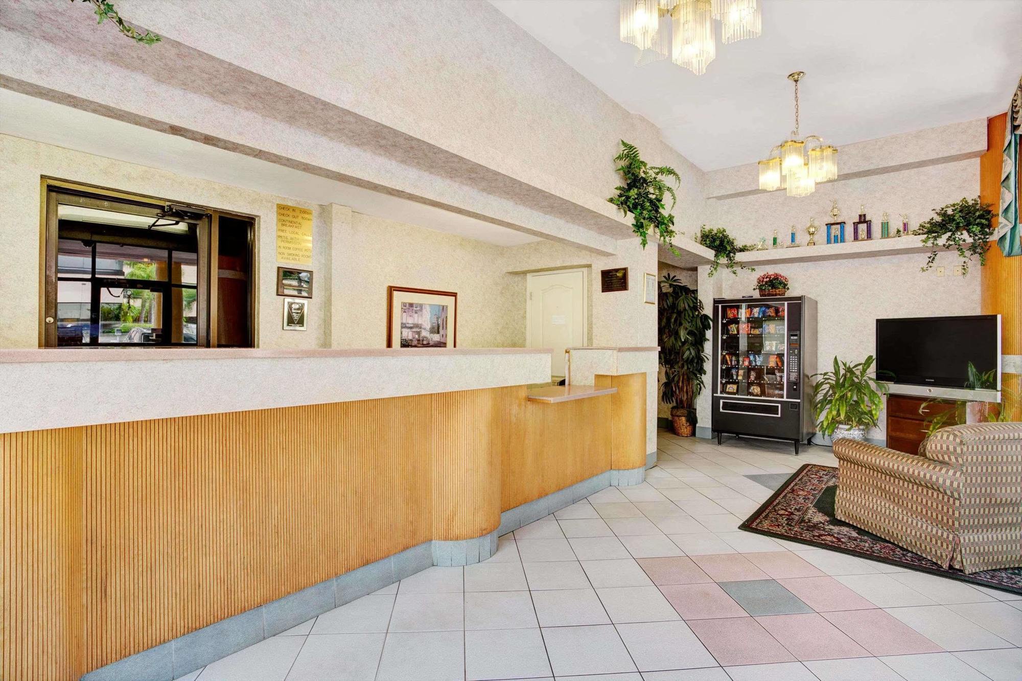 Howard Johnson By Wyndham Clearwater - Dunedin Dış mekan fotoğraf